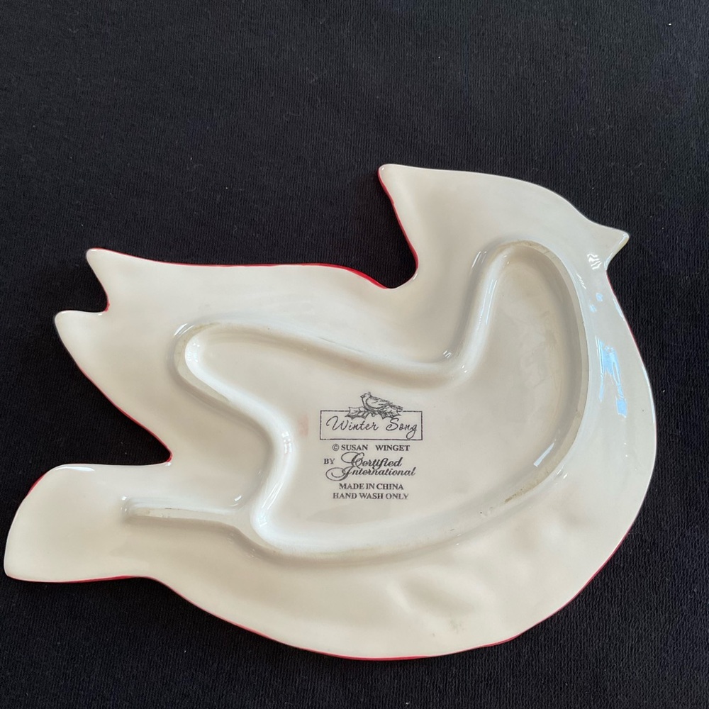 Winter Song Red Cardinal Plate - Picture 4 of 5